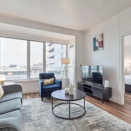Modern Heart Of Seaport Apartment *