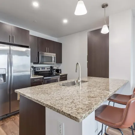 Modern Heart Of Seaport Apartment *