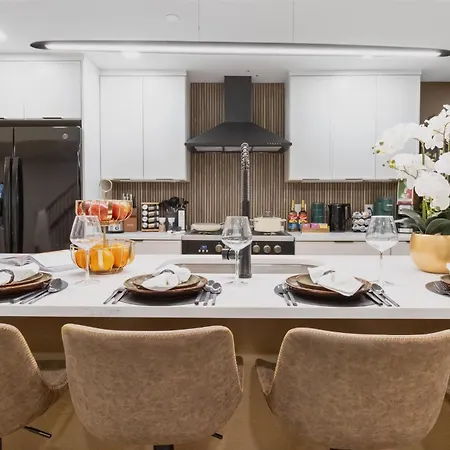 Apartment North End 2-story Penthouse | Prime Location *