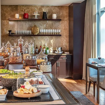 Intercontinental By Ihg Hotel 5*