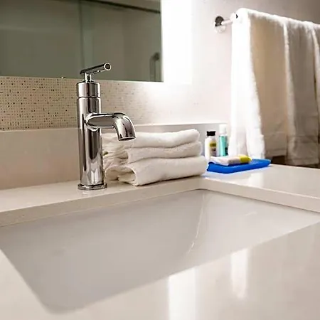 Hotel Express By Ihg Boston