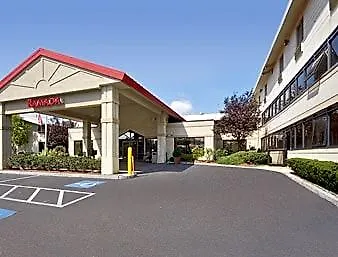 Hotel Ramada By Wyndham 3*