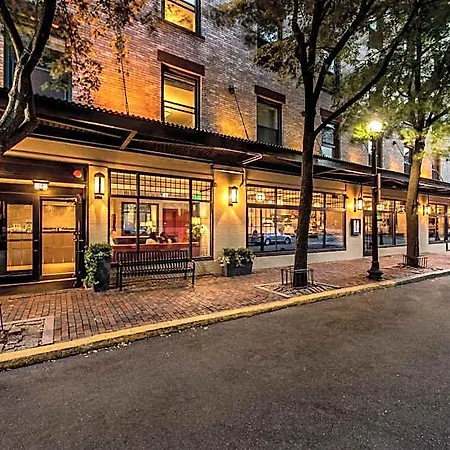 Staypineapple, A Delightful Hotel, South End