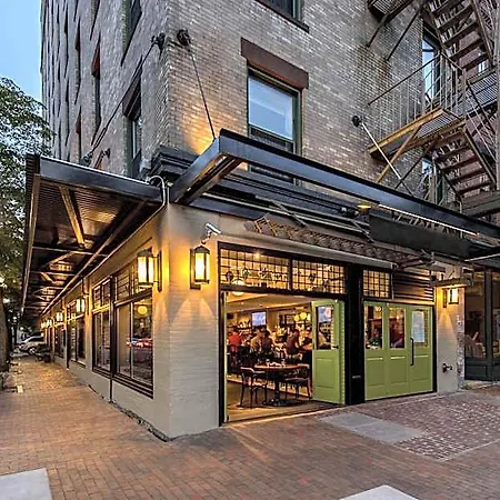 Staypineapple, A Delightful Hotel, South End 4*