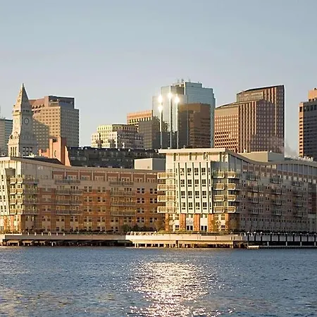 Battery Wharf Hotel, Waterfront Hotel