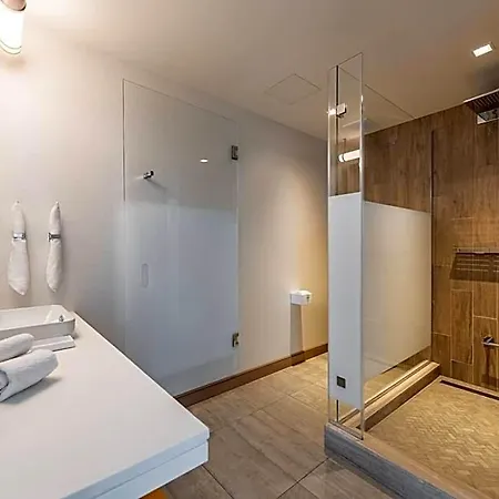 The Envoy Hotel, Autograph Collection Hotel Boston