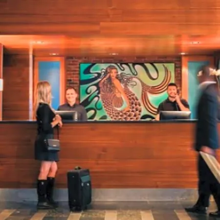 Harborside Hotel