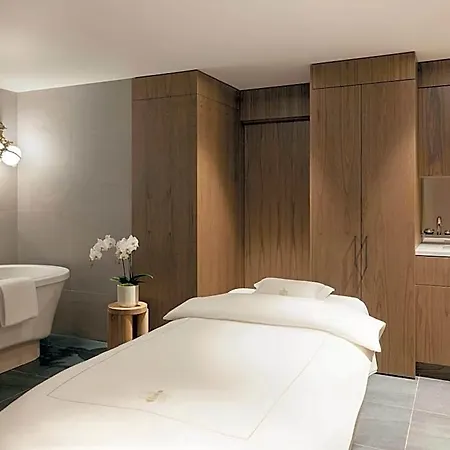 Common Hotel 2*