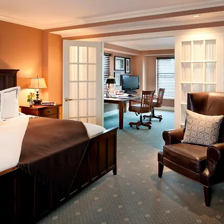 Commonwealth Hotel