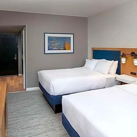 Hampton By Hilton At The Seaport District Boston