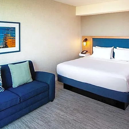 Hampton By Hilton At The Seaport District Hotel Boston