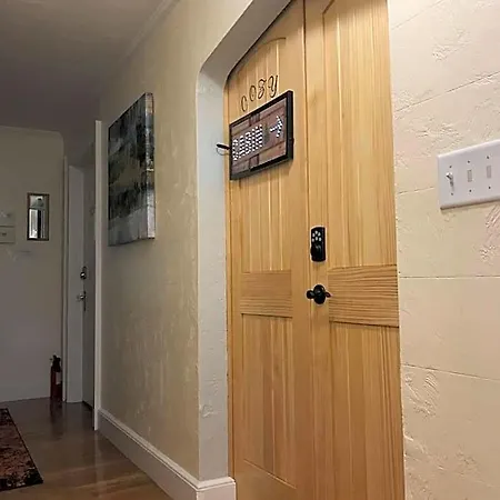 Natalie House 3* Boston
