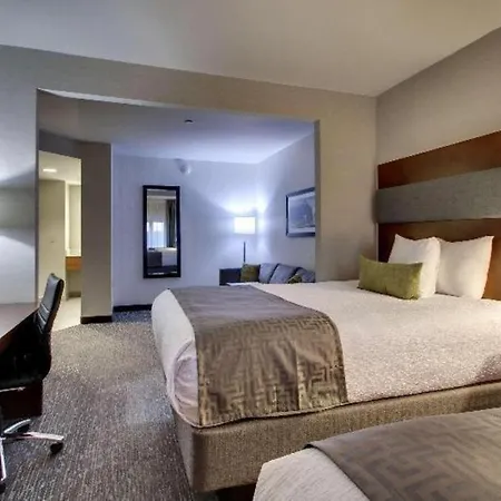 Roundhouse Hotel 3*