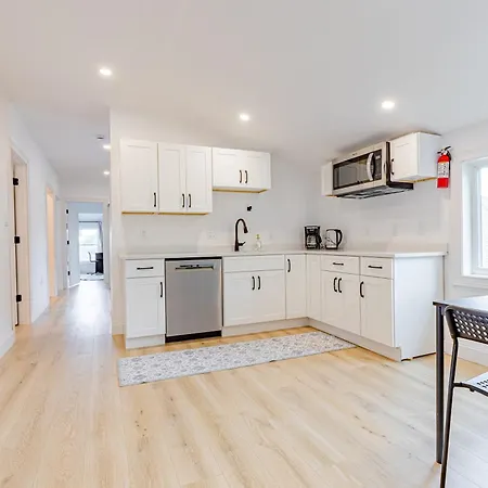 154r Newley Renovated Sunny Spacious Quite In Brighton Homestay Boston