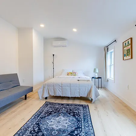 154r Newley Renovated Sunny Spacious Quite In Brighton Homestay