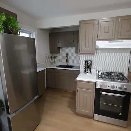 Nomadiq - Walk To Airport, 5 Min To Downtown 01 Apartment *