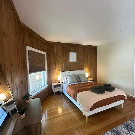 Homestay -no68- Fancy In A House - Steps To College & Line At Brighton Boston