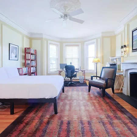 Brownstone Stay, Includes Parking * Boston