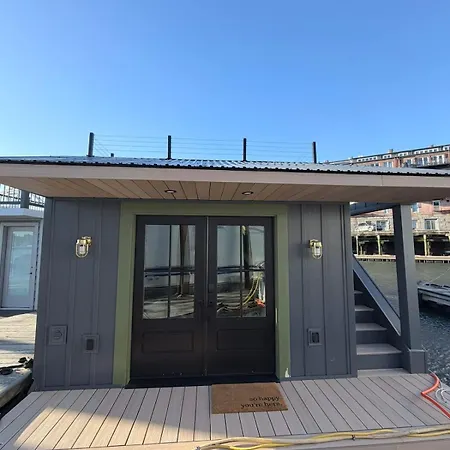 The Wave Holiday home Boston