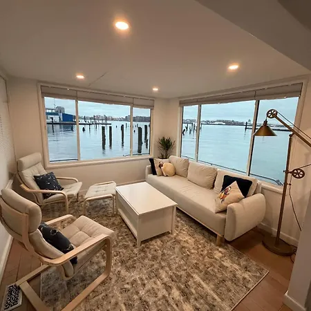 Holiday home Endless Summer Oceanside Views Boston