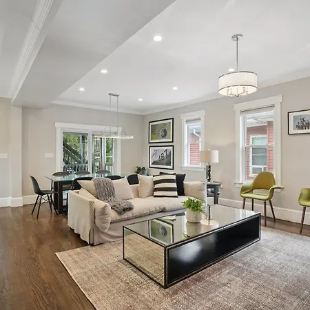 Holiday home Contemporary Duplex Near The T