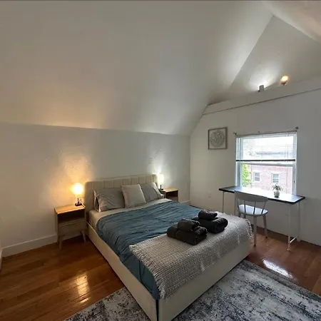 -no70- Fancy In A House - Walking Distance To Line T Station - Centrally Located At Brighton Homestay Boston