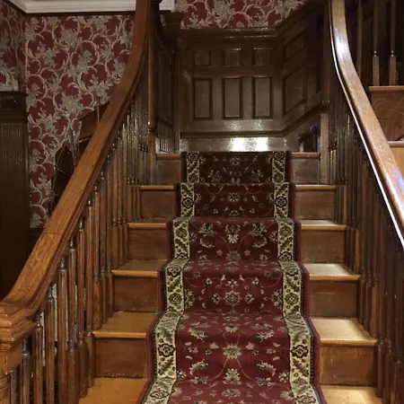 Fenway Park Brownstone Homestay *