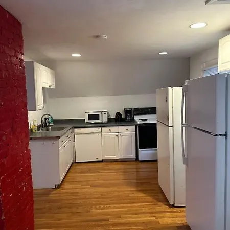 -no70- Fancy In A House - Walking Distance To Line T Station - Centrally Located At Brighton Boston