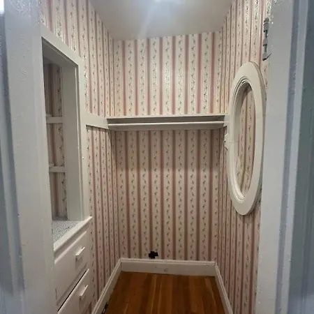 -no66- Fancy In A House - 2 Beds - Steps To College & Line At Brighton Boston