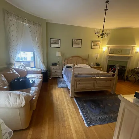 Homestay Fenway Park Brownstone
