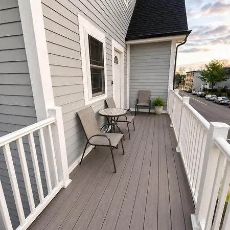 New 4-bedroom, 5 Bed, 2.5bath Near Downtown Boston