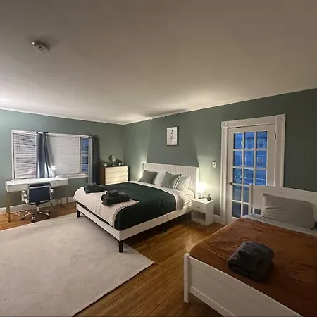 -no66- Fancy In A House - 2 Beds - Steps To College & Line At Brighton Guest house *