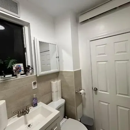 -no3b- Private In A Cozy - Steps To T Orange Line & Medical Center - South End Near Downtown Homestay *