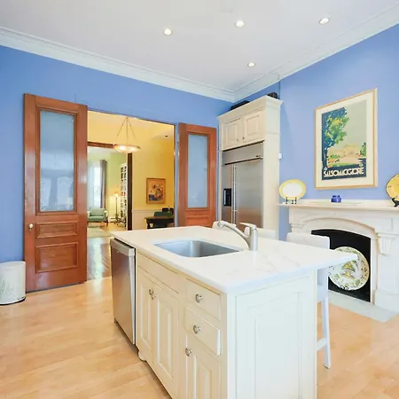 Brownstone Stay, Includes Parking *