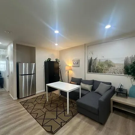 Homestay -no3a- Private In A Cozy - Steps To T Orange Line & Medical Center - South End Near Downtown *