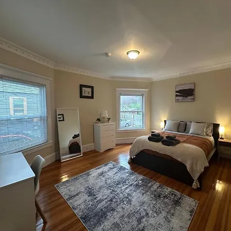 Homestay -no65- Fancy In A House - Steps To College & Line At Brighton Boston