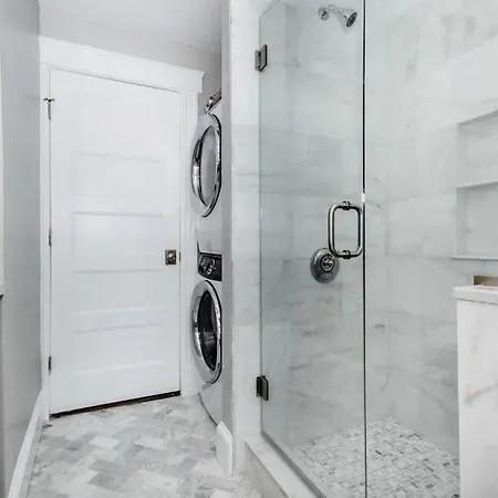Contemporary Duplex Near The T Holiday home Boston