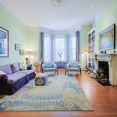 Brownstone Stay, Includes Parking * Boston
