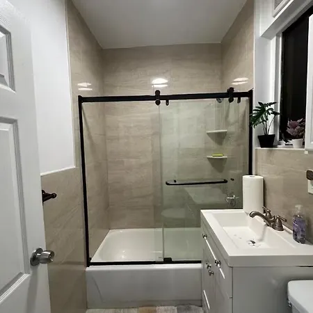 Homestay -no3a- Private In A Cozy - Steps To T Orange Line & Medical Center - South End Near Downtown *