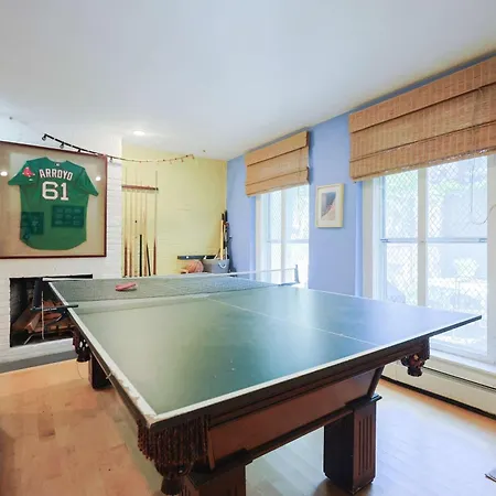 Brownstone Stay, Includes Parking *