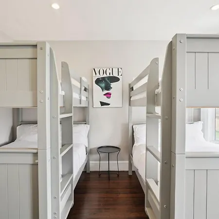 Contemporary Duplex Near The T Holiday home Boston