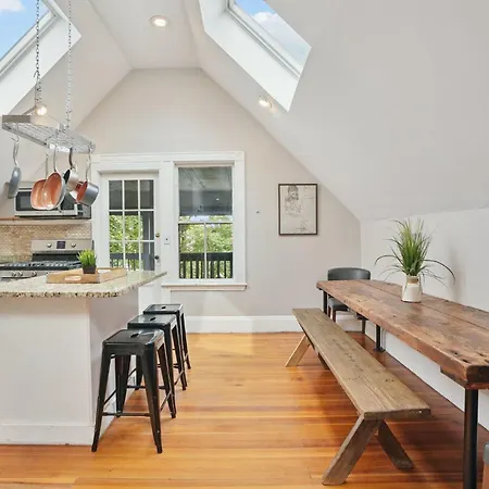 Contemporary Duplex Near The T * Boston