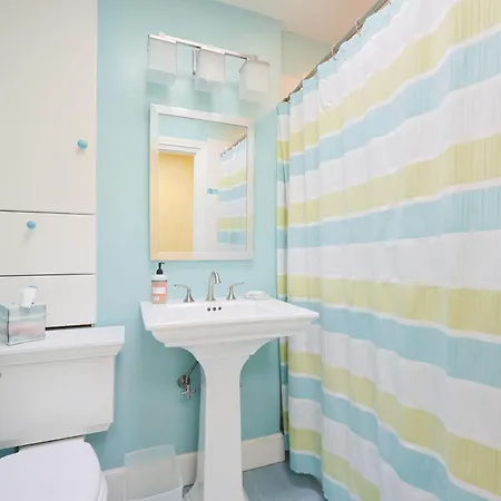 Holiday home Brownstone Stay, Includes Parking Boston