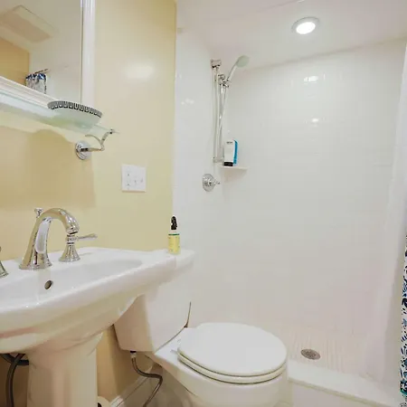 Brownstone Stay, Includes Parking Boston