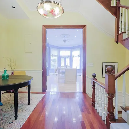 Holiday home Brownstone Stay, Includes Parking