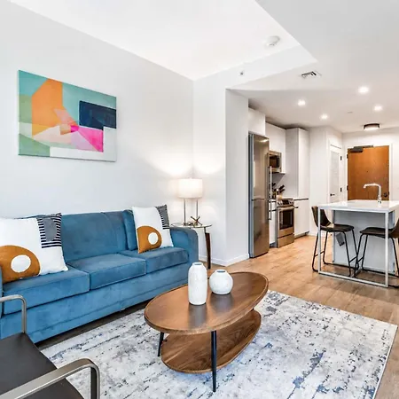 Bright Seaport Walk To Waterfront Dining *