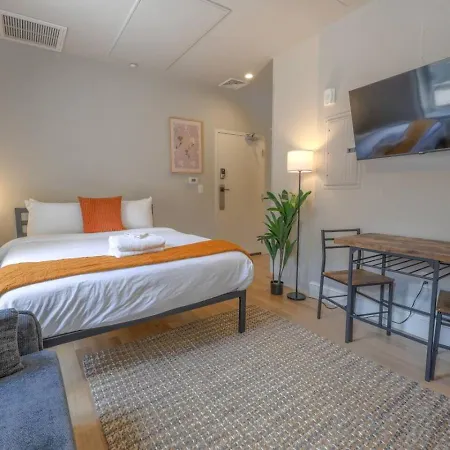 Apartment Stunning On Newbury St *