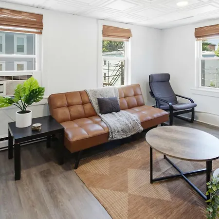 Apartment 2br Near Airport Public Transit To Downtown Boston
