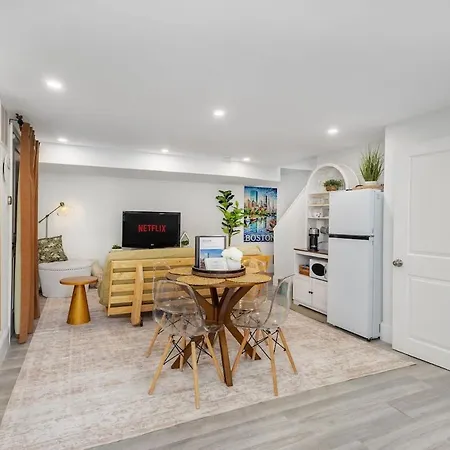 Private Own Entry Parking 7 Min To Train Apartment *