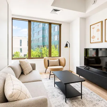 Luxury Near Harvard * Boston
